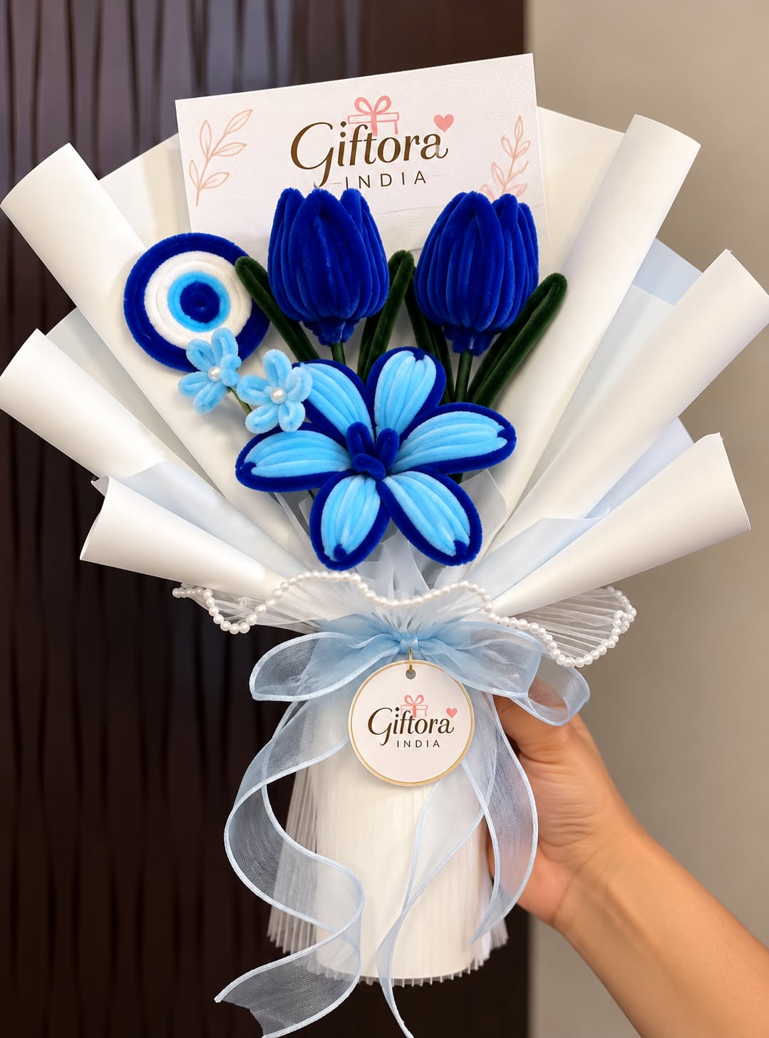 Giftora blue and white flower bouquet